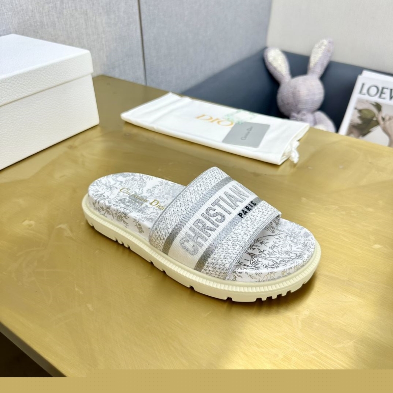 ch**an D*or slippers